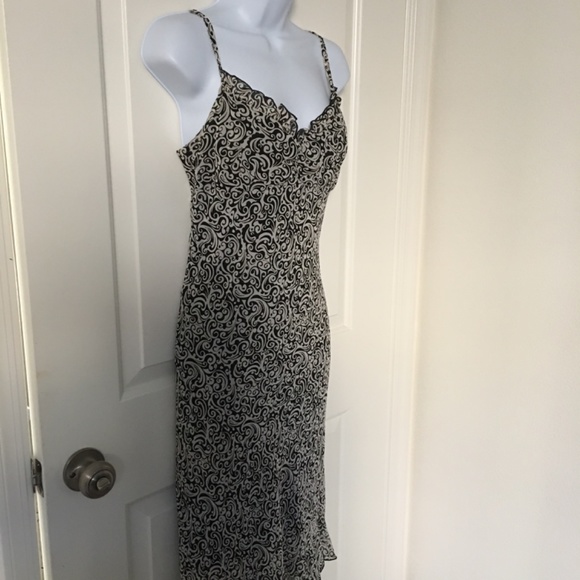 Windsor Ladies/Juniors Elegant Black-White Dress. Size 7 - Picture 3 of 7
